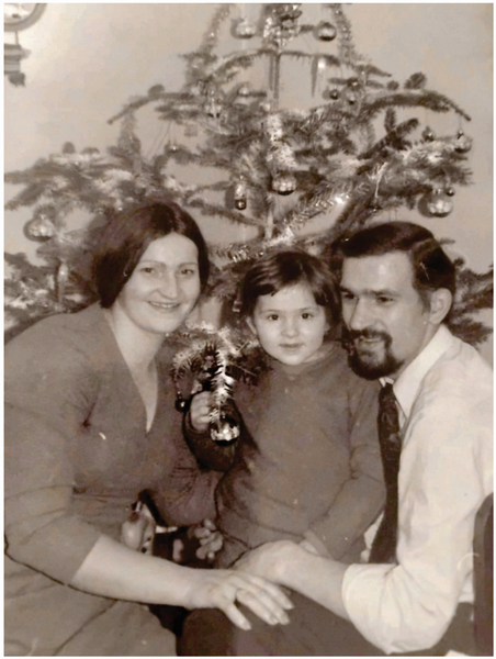 Figure 2. Jasminka Proho and her parents, New Year’s celebration, 1976,
Sarajevo Jasminka Proho’s private archive. Used with her permission.